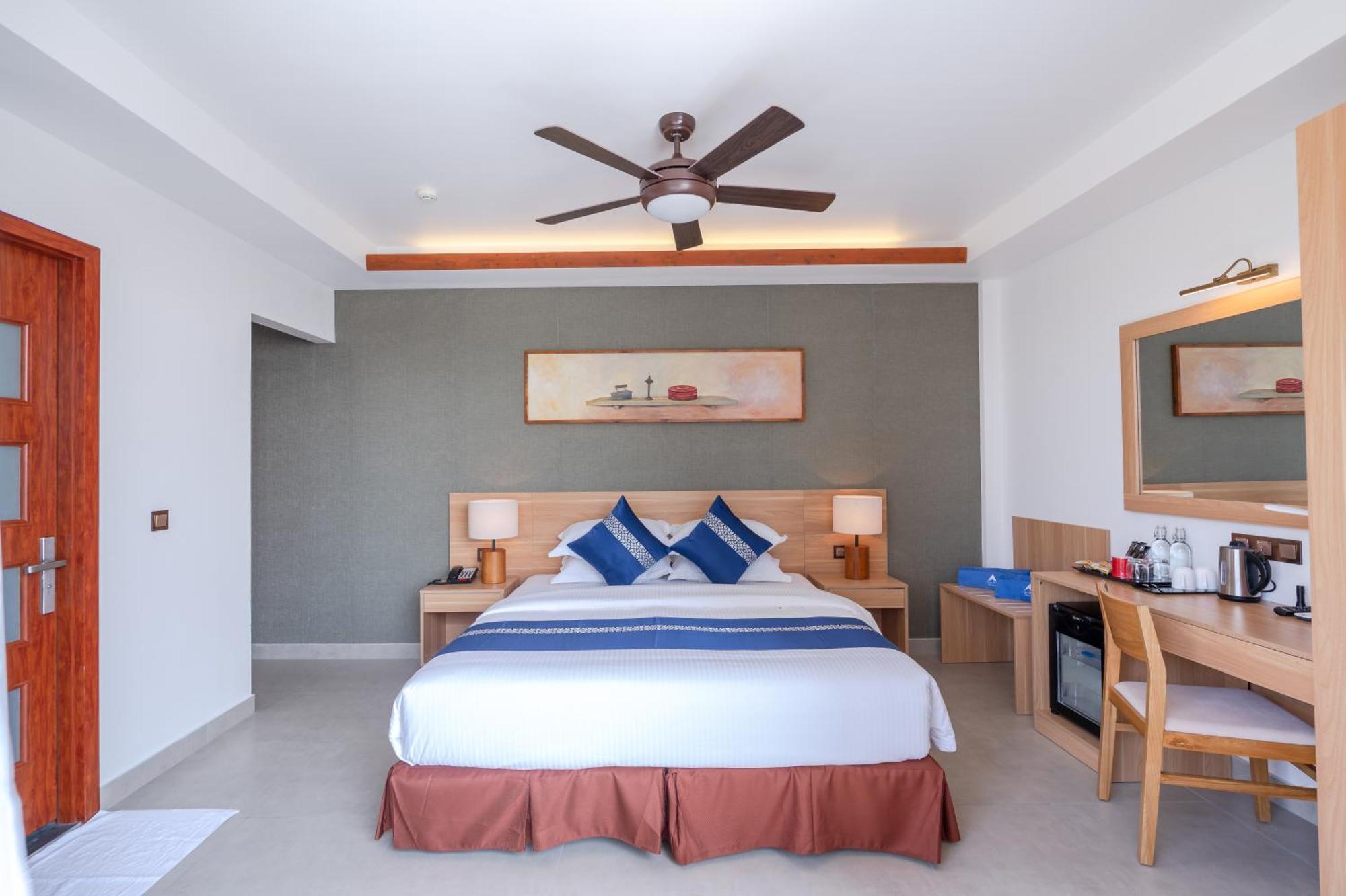 Ayala Oceanview Maldives Hotel Gulhi Exterior photo