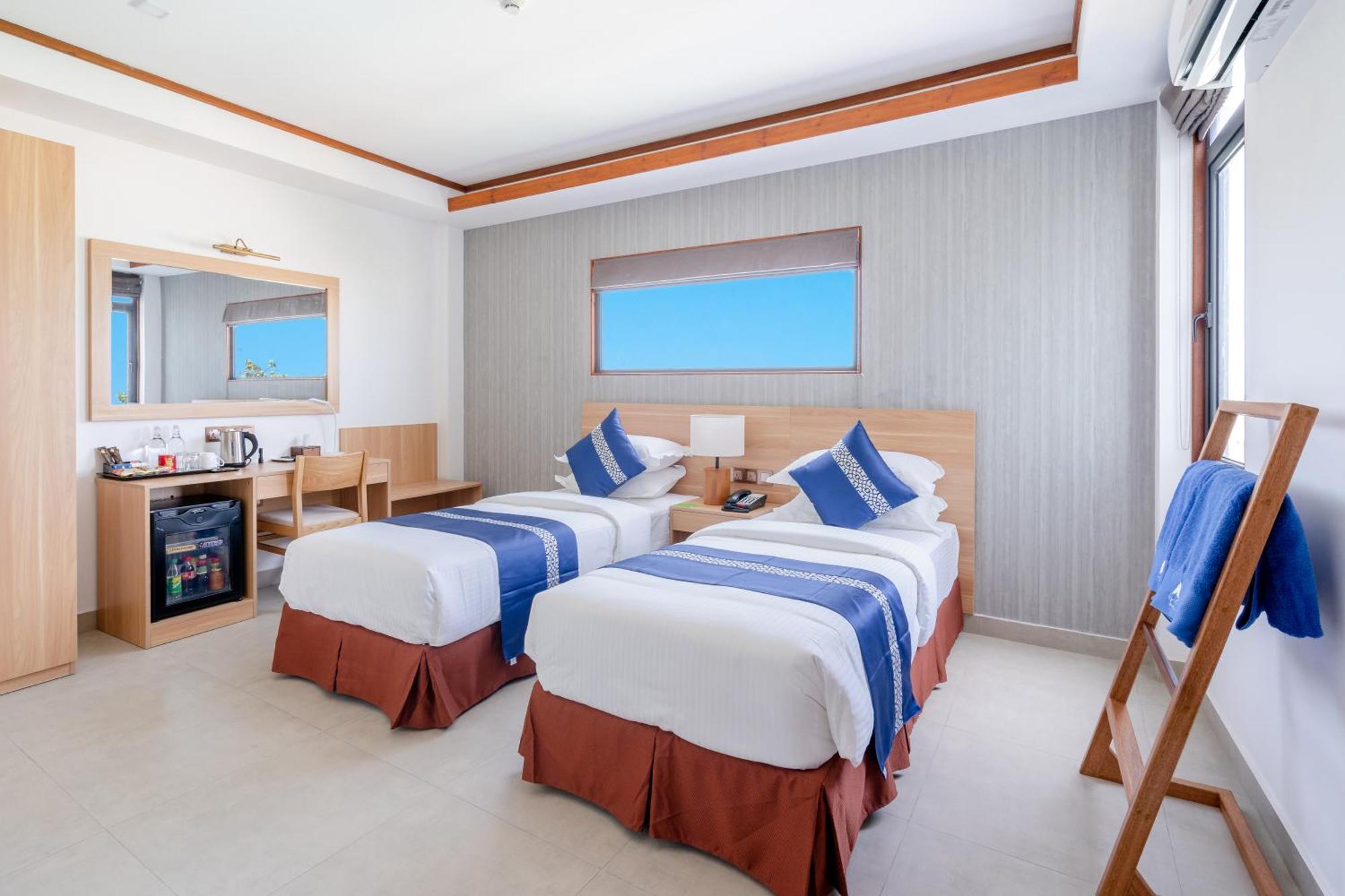 Ayala Oceanview Maldives Hotel Gulhi Exterior photo