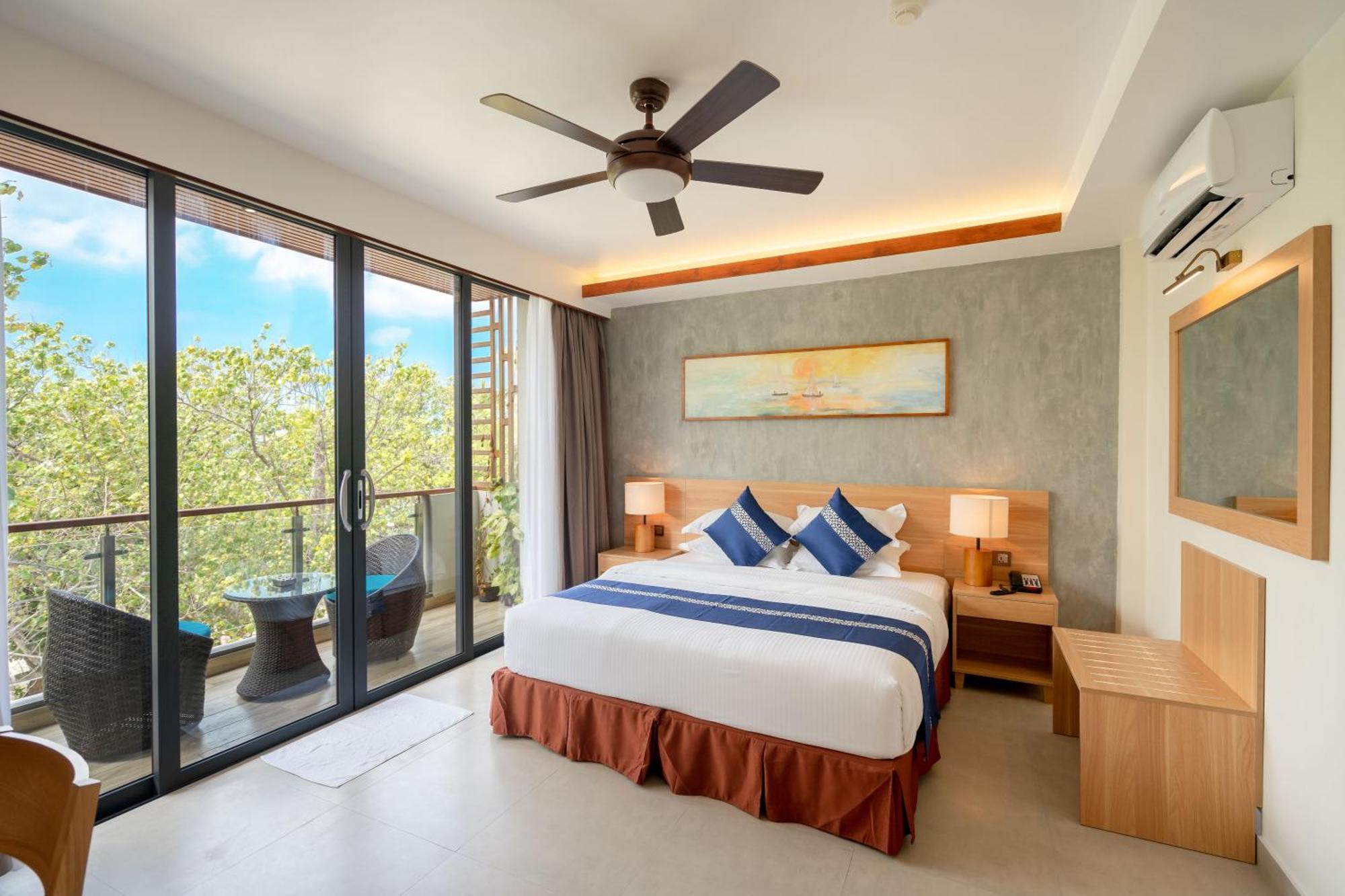 Ayala Oceanview Maldives Hotel Gulhi Exterior photo