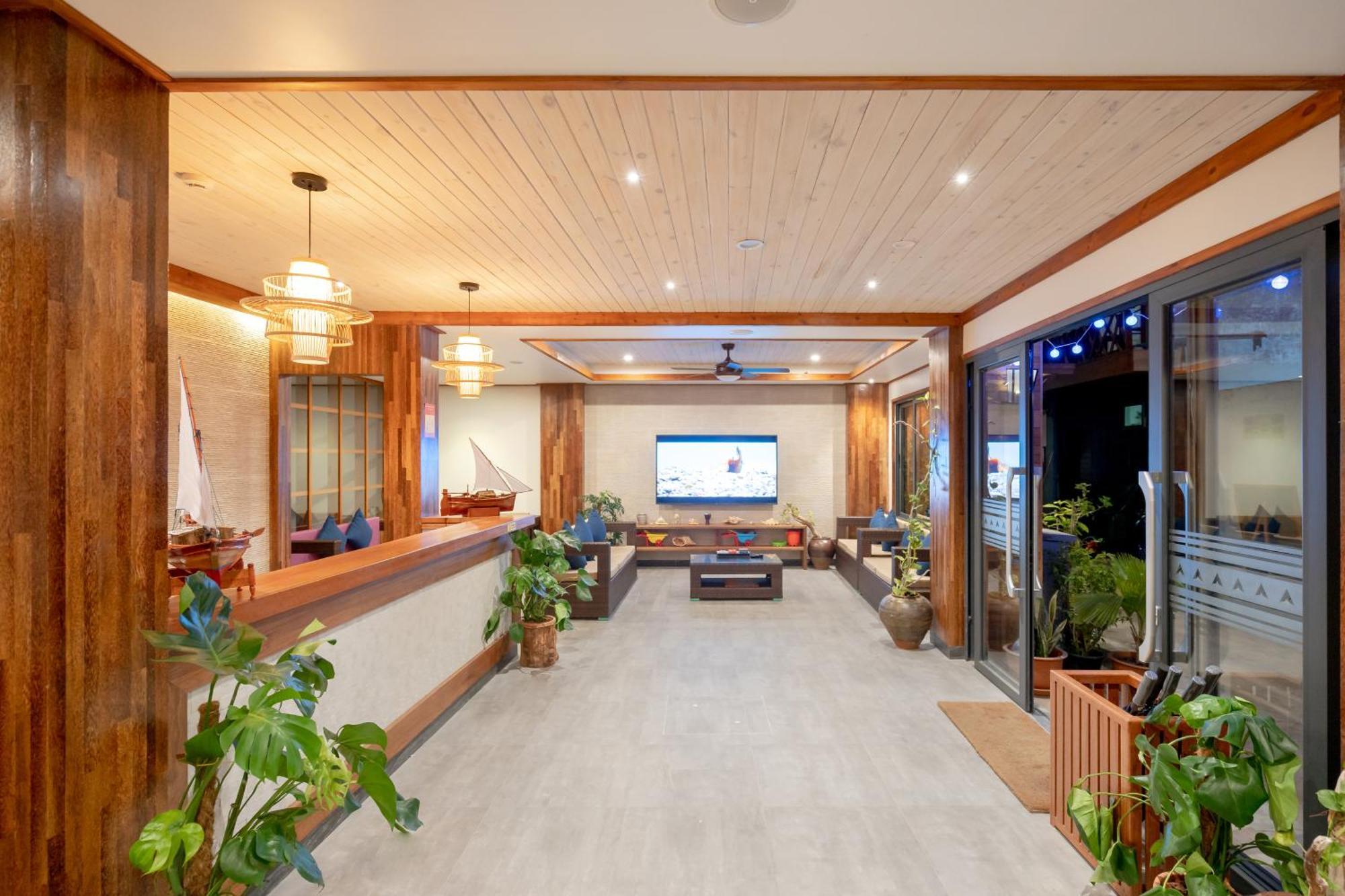 Ayala Oceanview Maldives Hotel Gulhi Exterior photo